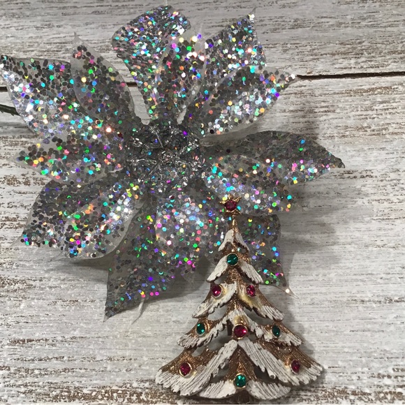 Christmas Tree Pin - Picture 3 of 5